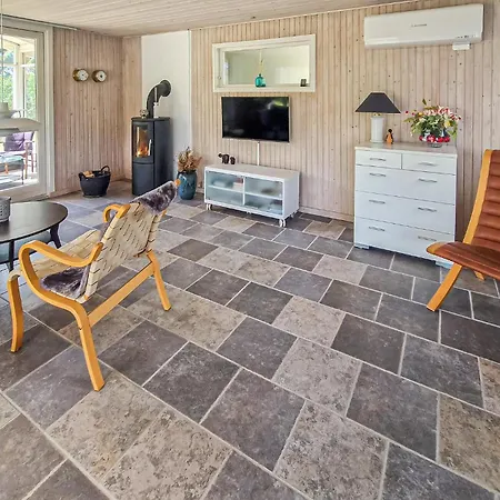 3 Bedroom Gorgeous In Prázdninový dům *